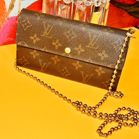 Louis Vuitton Sarah wallet dark Monogram used in decent condition. - Picture 5 of 14